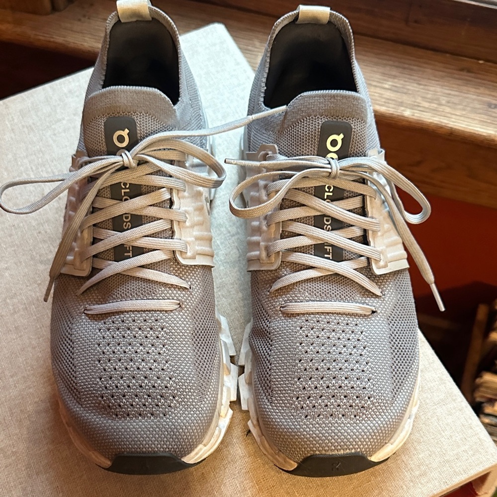 On Men's Cloudswift size 10 Athletic Shoes - Gray - Picture 3 of 3